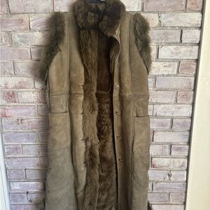 Women’s Olive Green Fur-Lined Sleeveless Coat